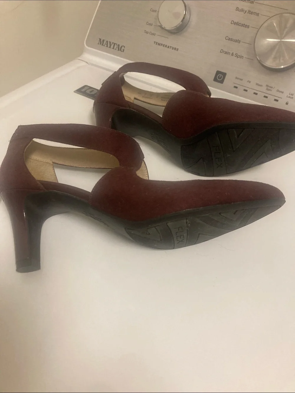 Life Stride Women's Burgundy Crisscross Pointed-Toe Heels